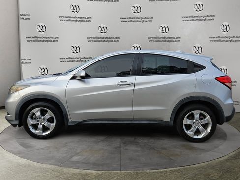 Used 2016 Honda HR-V LX image 2