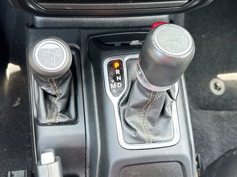 Used 2023 Jeep Wrangler Unlimited Sahara AWD/4WD image 18