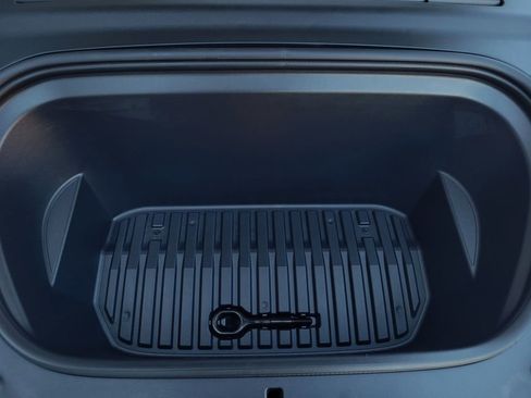 Used 2023 Tesla Model Y Long Range image 24