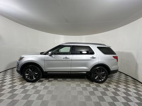 Used 2017 Ford Explorer Limited w/ Equipment Group 301A image 4