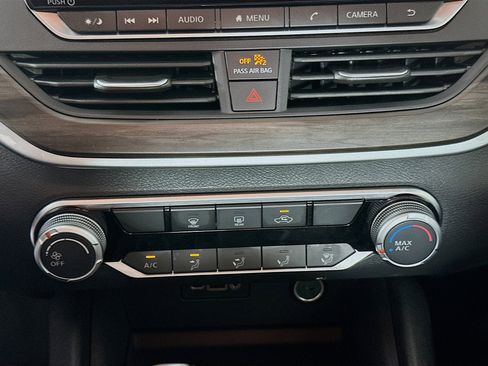 Used 2025 Nissan Altima 2.5 SV image 22