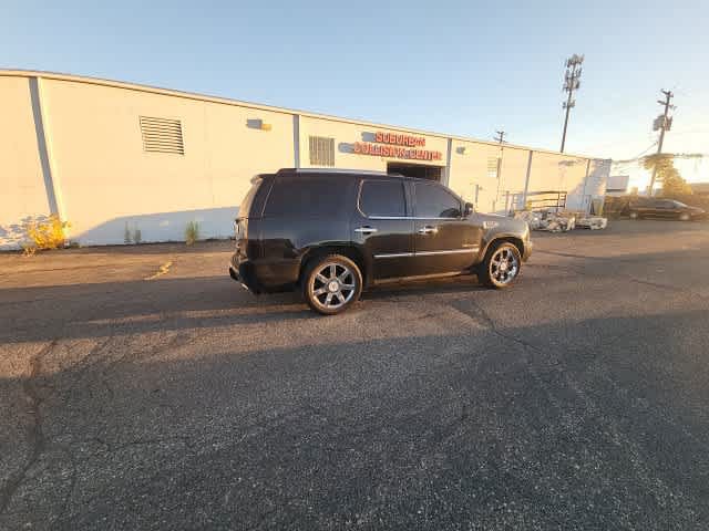 Used 2011 Cadillac Escalade Premium AWD/4WD image 23