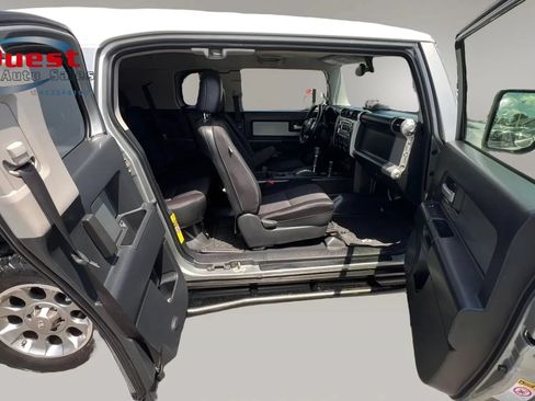 Used 2012 Toyota FJ Cruiser 4WD w/ Upgrade Pkg image 13