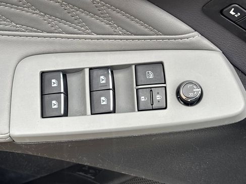 Used 2019 Toyota Avalon Limited image 6