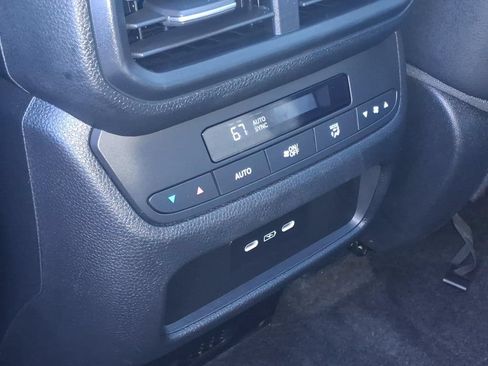 Used 2025 Honda Pilot Touring image 19
