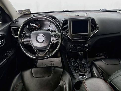 Used 2020 Jeep Cherokee Trailhawk AWD/4WD image 22