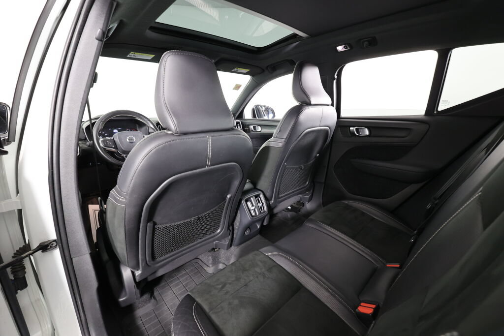 Used 2020 Volvo XC40 T5 R-Design AWD/4WD image 14