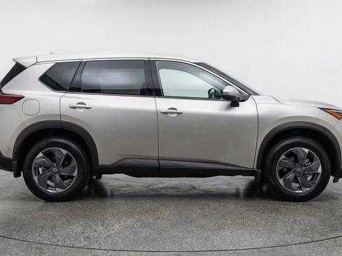 Used 2025 Nissan Rogue SV image 11