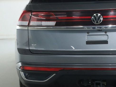Used 2024 Volkswagen Atlas Cross Sport SE AWD/4WD image 43