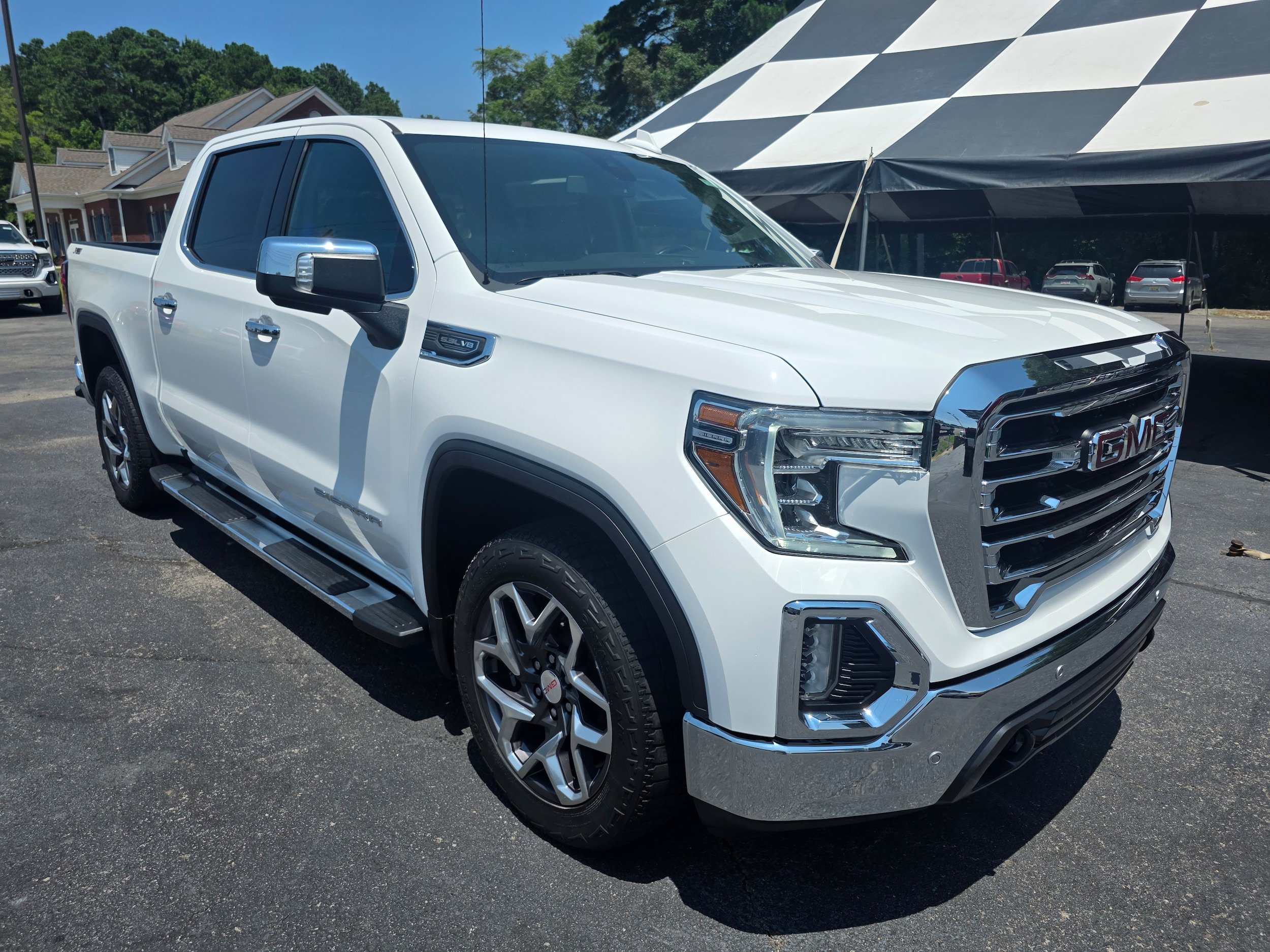 Used 2021 GMC Sierra 1500 SLT w/ SLT Premium Plus Package AWD/4WD image 3