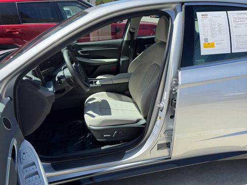 Used 2025 Hyundai Sonata SEL FWD image 28