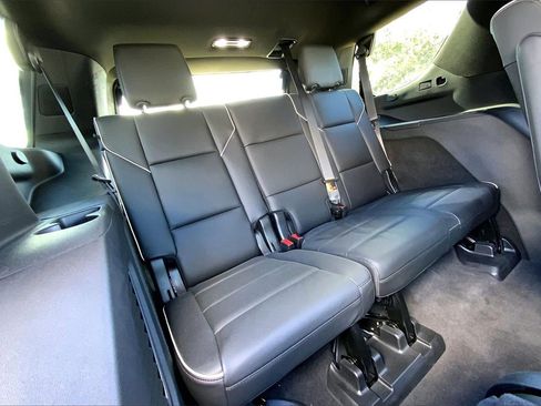 Certified 2024 Cadillac Escalade Premium Luxury image 36