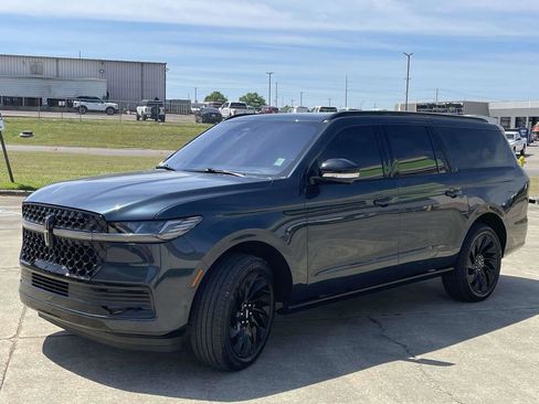 Used 2025 Lincoln Navigator L Reserve w/ Jet Appearance Package AWD/4WD image 7