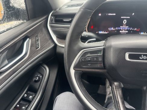 Used 2023 Jeep Grand Cherokee L Limited image 30