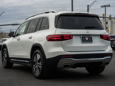 Certified 2024 Mercedes-Benz GLB 250 4MATIC w/ Winter Heating Package image 5