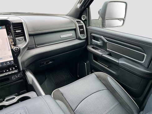 Used 2024 RAM 2500 Laramie w/ Night Edition image 23