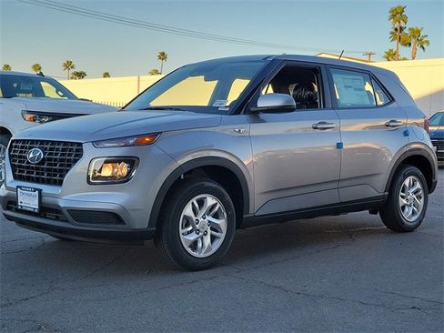 New 2026 Hyundai Venue SE image 5