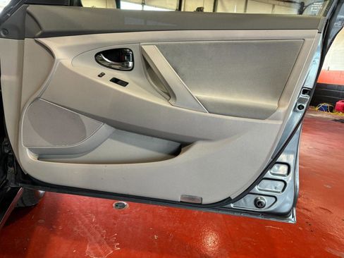 Used 2009 Toyota Camry LE image 28