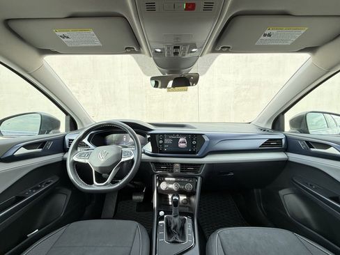 Used 2024 Volkswagen Taos SE image 6