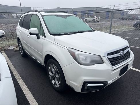 Used 2017 Subaru Forester 2.5i Touring image 4