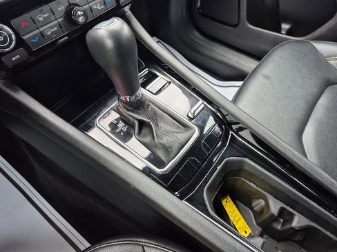 Used 2024 Jeep Compass Limited image 17