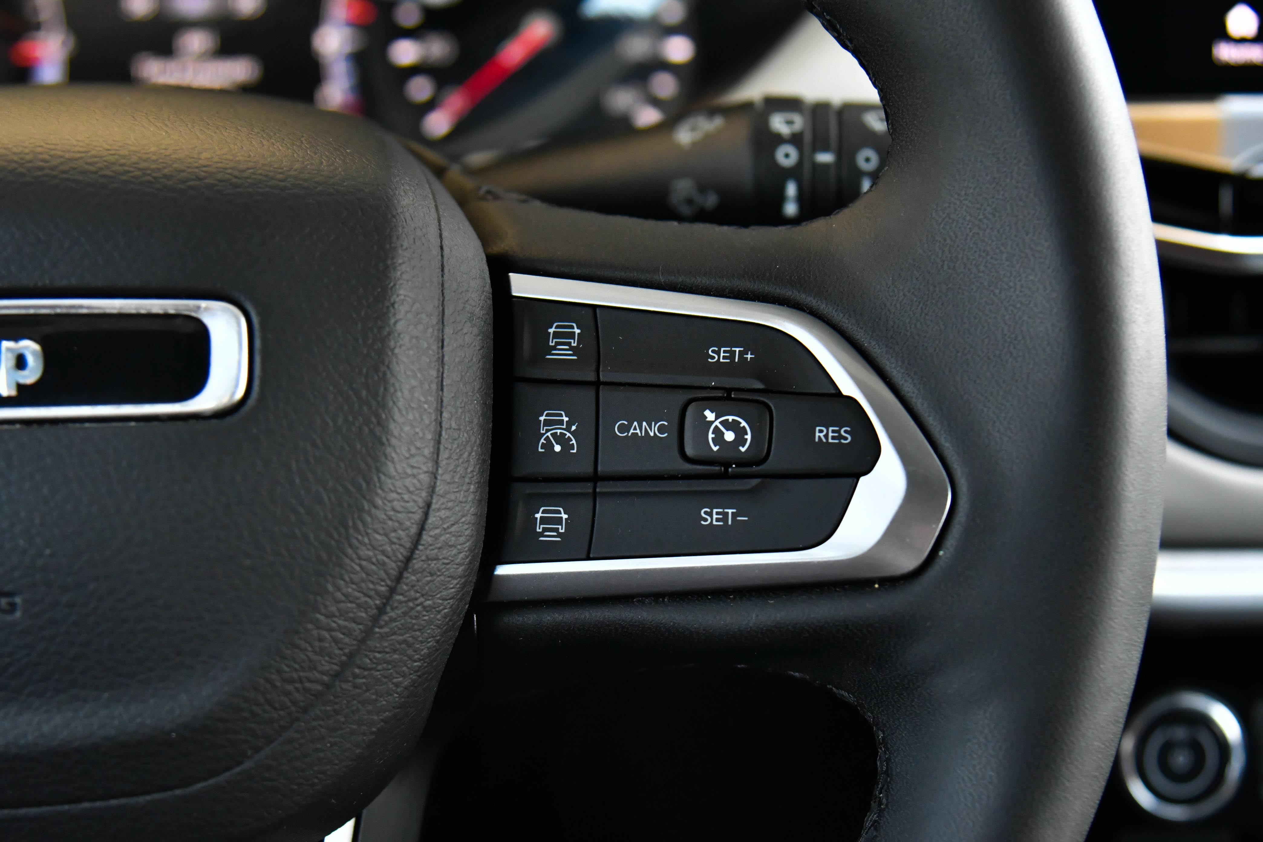 Used 2025 Jeep Compass Limited AWD/4WD image 35