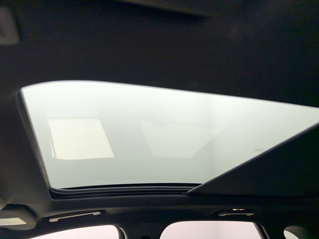 Used 2021 Ford Edge ST-Line FWD image 27