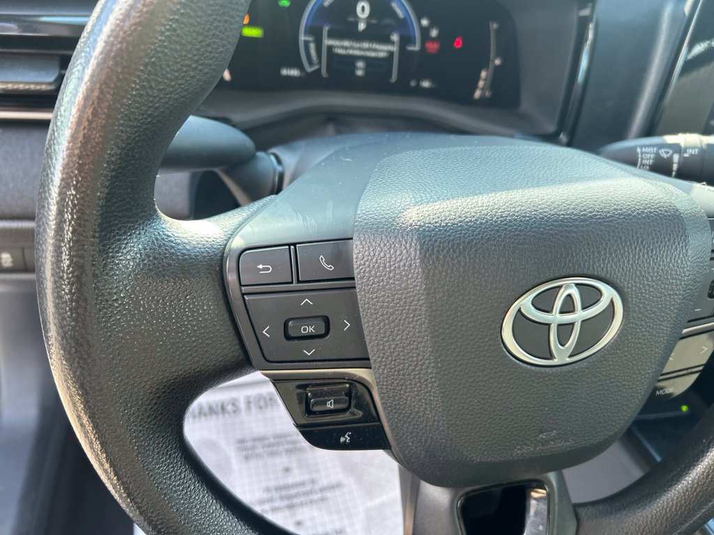 Used 2025 Toyota Camry LE FWD image 25