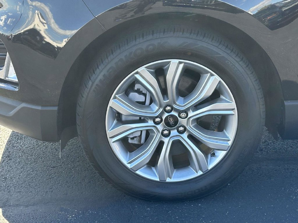 Certified 2024 Ford Edge Titanium AWD/4WD image 8