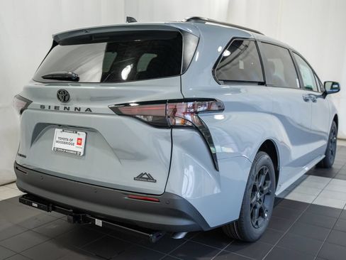 New 2026 Toyota Sienna XLE Woodland Edition AWD/4WD image 4