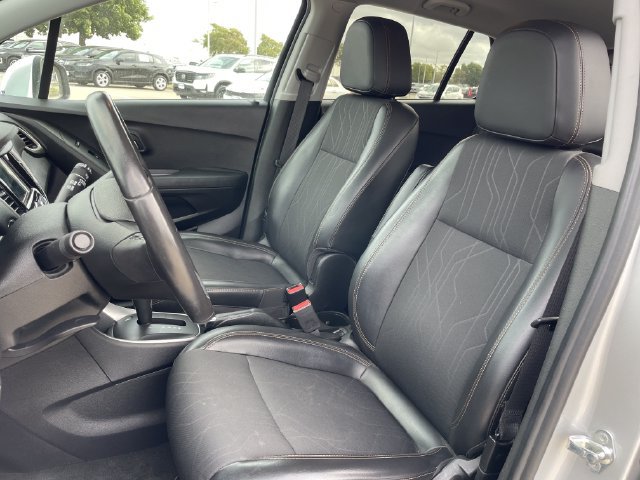 Used 2019 Chevrolet Trax LT w/ LT Convenience Package FWD image 24