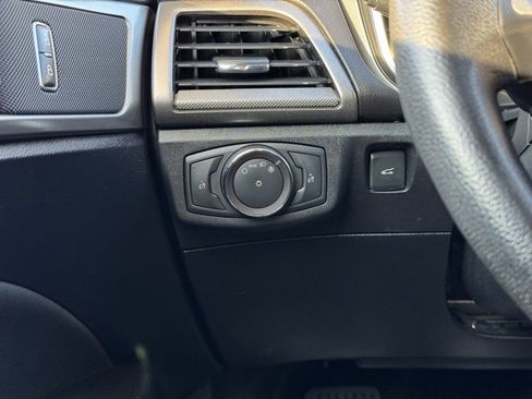 Certified 2019 Ford Fusion SE image 32