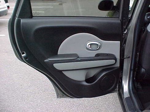 Used 2015 Kia Soul image 12