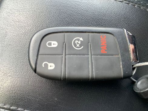 Used 2025 Jeep Compass Limited image 22