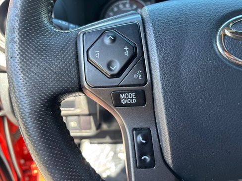 Used 2018 Toyota Tacoma TRD Off-Road image 16