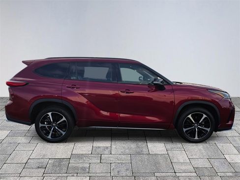 Used 2021 Toyota Highlander XSE image 8