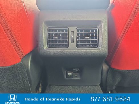 Used 2025 Toyota Camry XSE FWD image 31