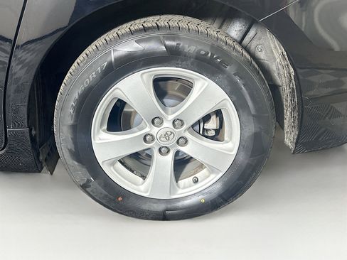 Used 2017 Toyota Sienna LE image 11