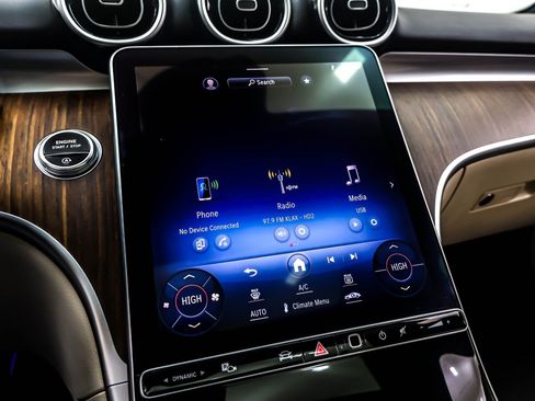 Used 2024 Mercedes-Benz C 300 Sedan image 21