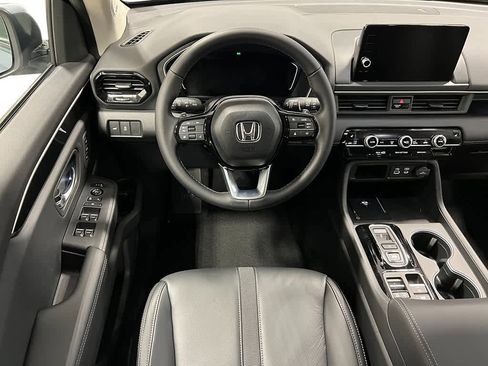New 2025 Honda Pilot Touring image 19
