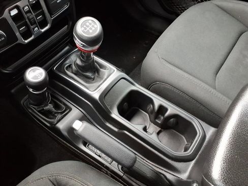 Used 2021 Jeep Wrangler Unlimited Sport AWD/4WD image 16