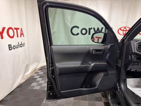 Used 2019 Toyota Tacoma TRD Off-Road image 21