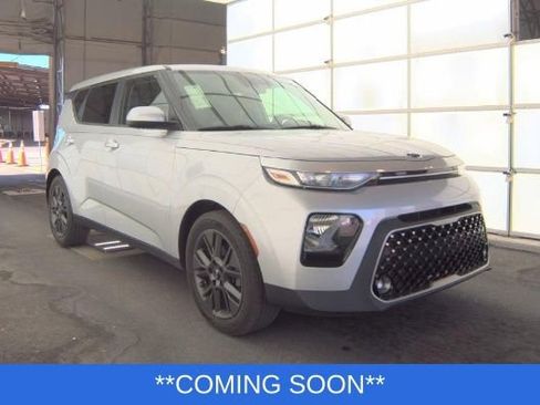 Used 2021 Kia Soul EX FWD image 2