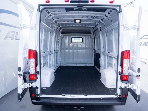 Used 2025 RAM ProMaster 2500 w/ Quick Order Package 22G SLT FWD image 19