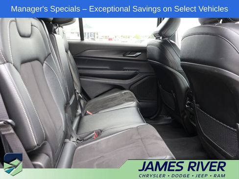 Used 2024 Jeep Grand Cherokee L Laredo AWD/4WD image 12