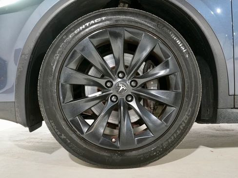 Used 2018 Tesla Model X 75D image 32