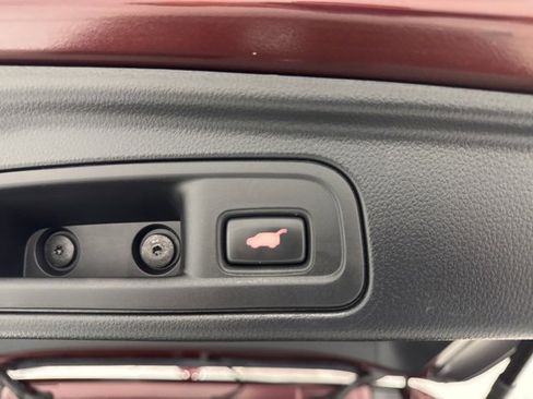 Used 2020 Honda Pilot Touring image 32