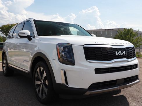 Used 2022 Kia Telluride EX w/ EX Premium Package FWD image 8