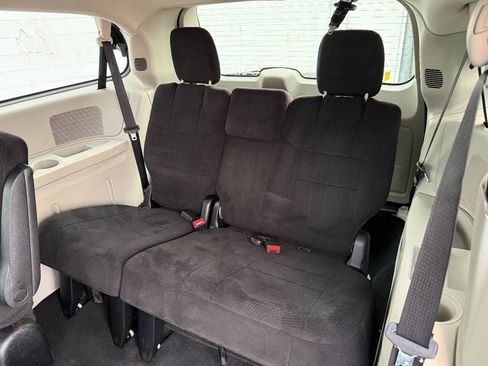 Used 2013 Dodge Grand Caravan SE FWD image 19