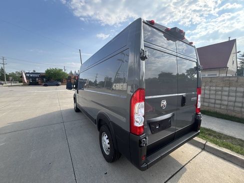 Used 2023 RAM ProMaster 2500 w/ Premium Appearance Group image 11